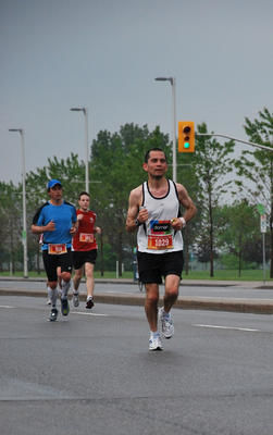 François Langlois de Boisbriand, s'est qualifié pour le prochain marathon de Boston qui sera couru en avril 2012.