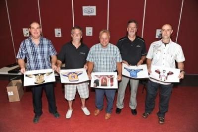 (Photos collaboration spéciale)Des représentants de la nouvelle Ligue de hockey Sénior AAA ont affiché les logos de chacune des cinq nouvelles équipes.
