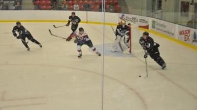 Photo Simon DessureaultLes joueurs de l Armada de Blainville-Boisbriand joueront leur prochain match pré-saison le samedi 27 août à domicile alors qu ils recevront les Voltigeurs de Drummondville.