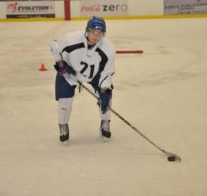 Photo Simon DessureaultMême s il espère jouer dans la LNH à long terme, Cole Hawes dit que son focus est totalement dédié à l Armada pour le moment.