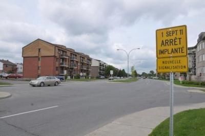 Photo Simon DessureaultIl y aura maintenant un arrêt à l intersection de la rue René-A.-Robert et Jacques Lavigne à Sainte-Thérèse.