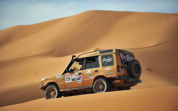 À la 7e étape du Rallye Roses des Sables mercredi, les participantes étaient confrontées aux dunes du centres-est du Maroc.