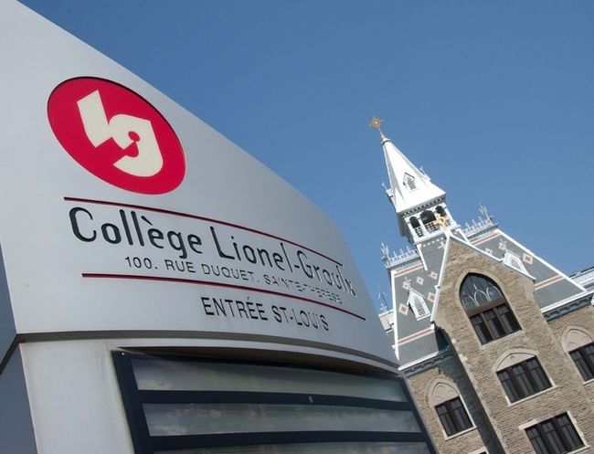 Le Collège Lionel-Groulx a annoncé la signature d'une entente avec la Ville de Sainte-Thérèse sur l'aménagement d'un terrain de soccer synthétique.