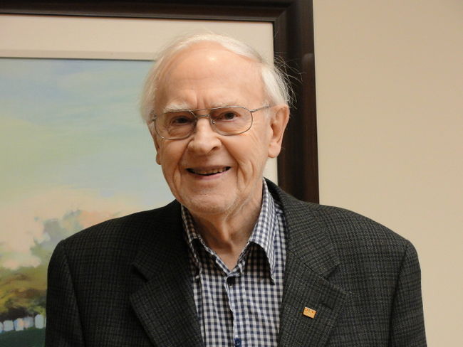 C’est la passion pour un réseau de santé public qui a donné envie à Robert Dean de s’impliquer pour créer un CLSC à Sainte-Thérèse en 1973.