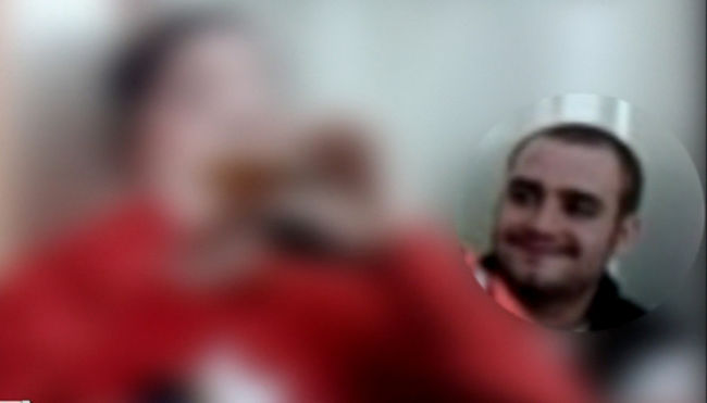 L'assistant de l'entraîneur-chef, Sébastien Laroche, a assisté à la fête arrosée avec les joueurs des Conquérants.
