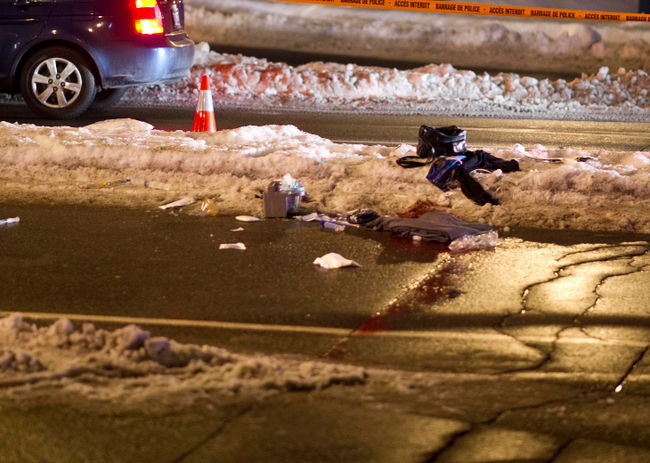 La rue Saint-Charles a été fermée à la circulation pendant quelques heures, le temps de permettre aux spécialistes en enquête collision de faire leur travail.
