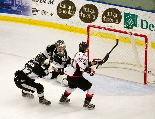 Le gardien de l'Armada, Storm Phaneuf, n'a pas fait le travail devant le filet. Il a cédé 5 fois sur 17 lancers.