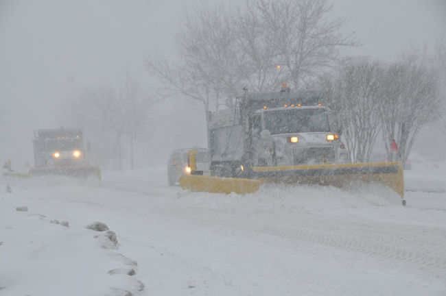 La troisième tempête hivernale en quelques jours mène la vie dure aux automobilistes.