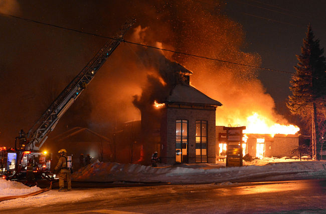 Un important incendie a ravagé un restaurant de sushi de Bois-des-Filion dans la nuit du 31 décembre.