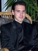 (Photo collaboration spéciale) Toutes informations relatives à Simon Perreault peuvent être transmises à la Régie de police Thérèse-De Blainville au 450 435-2421 ou à votre service de police local.