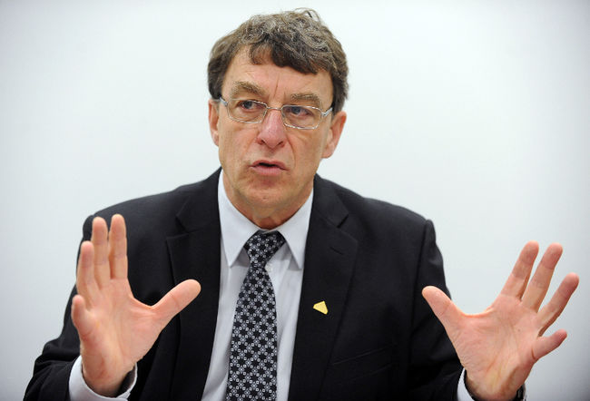 S’il est bel et bien le candidat pressenti, Bernard Généreux affronterait Daniel Ratthé, de la  Coalition Avenir Québec (CAQ). Le candidat du PLQ dans Blainville n’est pas encore choisi.