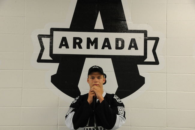 Le Letton de 17 ans, Nikita Jevpalovs, a rencontré ses nouveaux entraîneurs lors de son arrivée à Boisbriand. Il se prépare pour le camp d’entraînement qui débutera le 12 août.