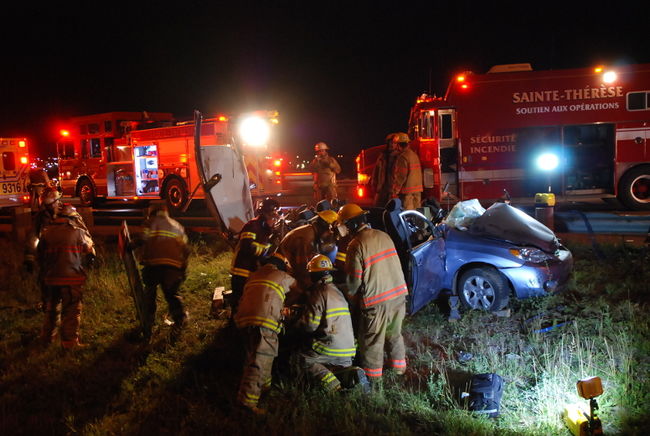 Une femme a perdu la maîtrise de son véhicule la nuit dernière sur l'autoroute 15, près de Sainte-Thérèse.