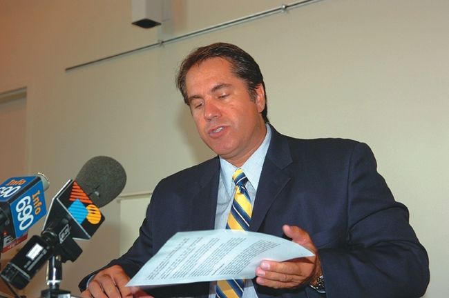 Robert Poirier veut continuer à se battre pour que la Ville paie ses frais juridiques.