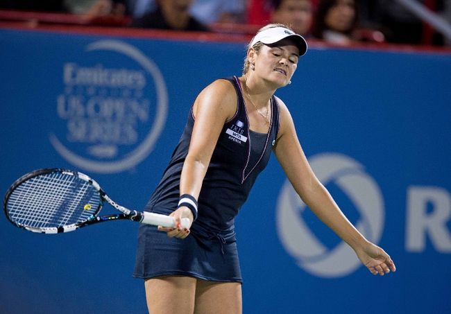 Aleksandra Wozniak a mis un terme à sa saison. Elle souffre d’une entorse à l’épaule droite.