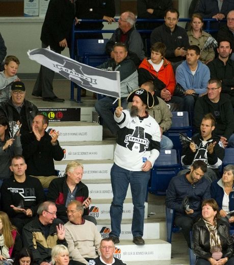 Ronald Pronovost a été nommé le partisan extrême de l'Armada en février. Il a ensuite été proclamé le fan #1 de la LHJMQ deux mois plus tard, ce qui lui a permis d'assister à la finale de la Coupe Memorial.