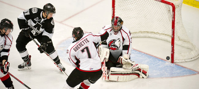 Avec cinq buts en troisième, l'Armada est venue à bout des Huskies.