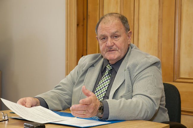 Le maire de Sainte-Anne-des-Plaines Guy Charbonneau dénonce cette modification du pacte fiscal.
