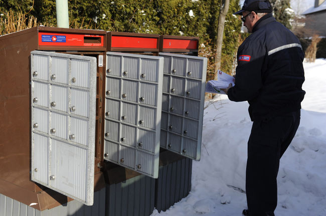 La décision de Postes Canada est douteuse. Les citoyens ont raison d'exprimer leur mécontentement.