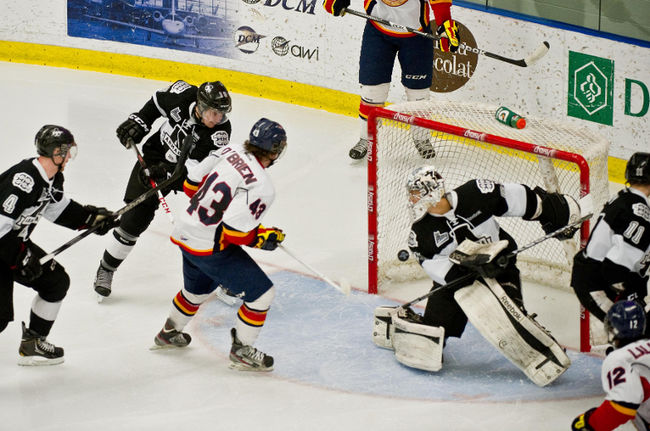 Zach O'Brien (#43) a déjoué Étienne Marcoux à deux reprises mardi soir. C'est lui qui a inscrit le but victorieux en prolongation.