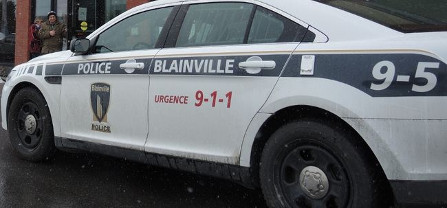 Les policiers du service de police de Blainville en collaboration avec la Sûreté du Québec ont arrêté un automobiliste.