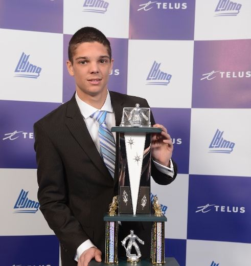<p>Étienne Marcoux, gardien de but de l'Armada de Blainville-Boisbriand et gagnant du trophée Jacques-Plante, lors du Gala des Rondelles d'Or de la LHJMQ, au Hyatt Regency, à Montréal, le mercredi 3 avril 2013. </p><p>SÉBASTIEN ST-JEAN/AGENCE QMI