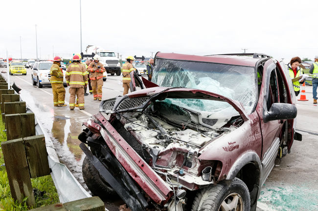 Le véhicule du conducteur erratique a été lourdement endommagé.