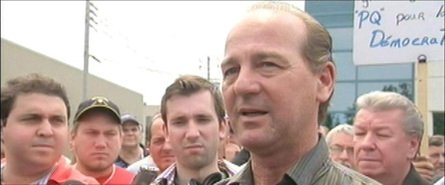 Le porte-parole de l'Alliance syndicale, Yves Ouellet, encourage les travailleurs à retourner sur les chantiers.