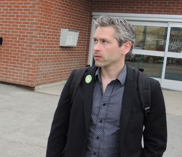 Le responsable de la campagne climat-énergie pour Greenpeace, Patrick Bonin, ne croit pas que les événements de Lac-Mégantic inciteront les autorités à privilégier l’utilisation de pipelines pour le transport du pétrole. 