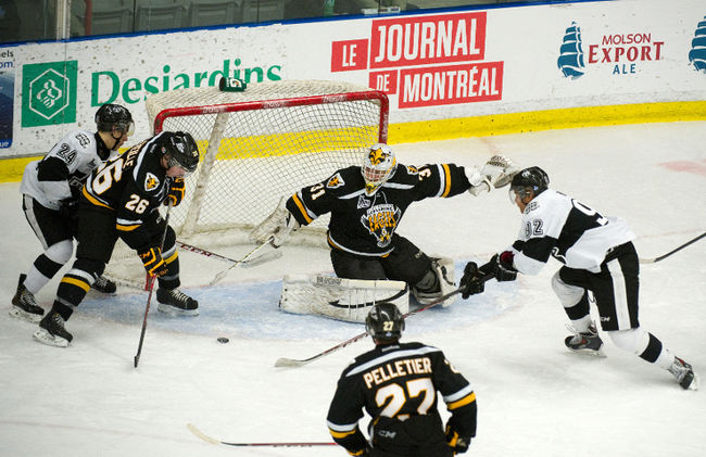 Alex Bureau a connu une excellente performance et a réalisé 23 arrêts pour signer sa 14e victoire de la saison.