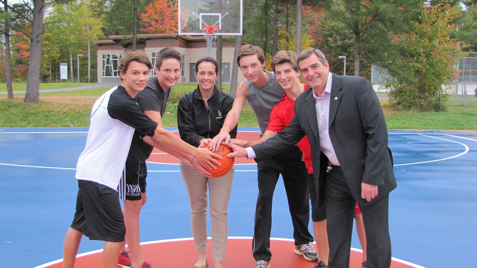 Blainville inaugure un nouveau terrain de basketball