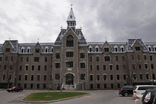 Des compressions dures à digérer au Collège Lionel-Groulx