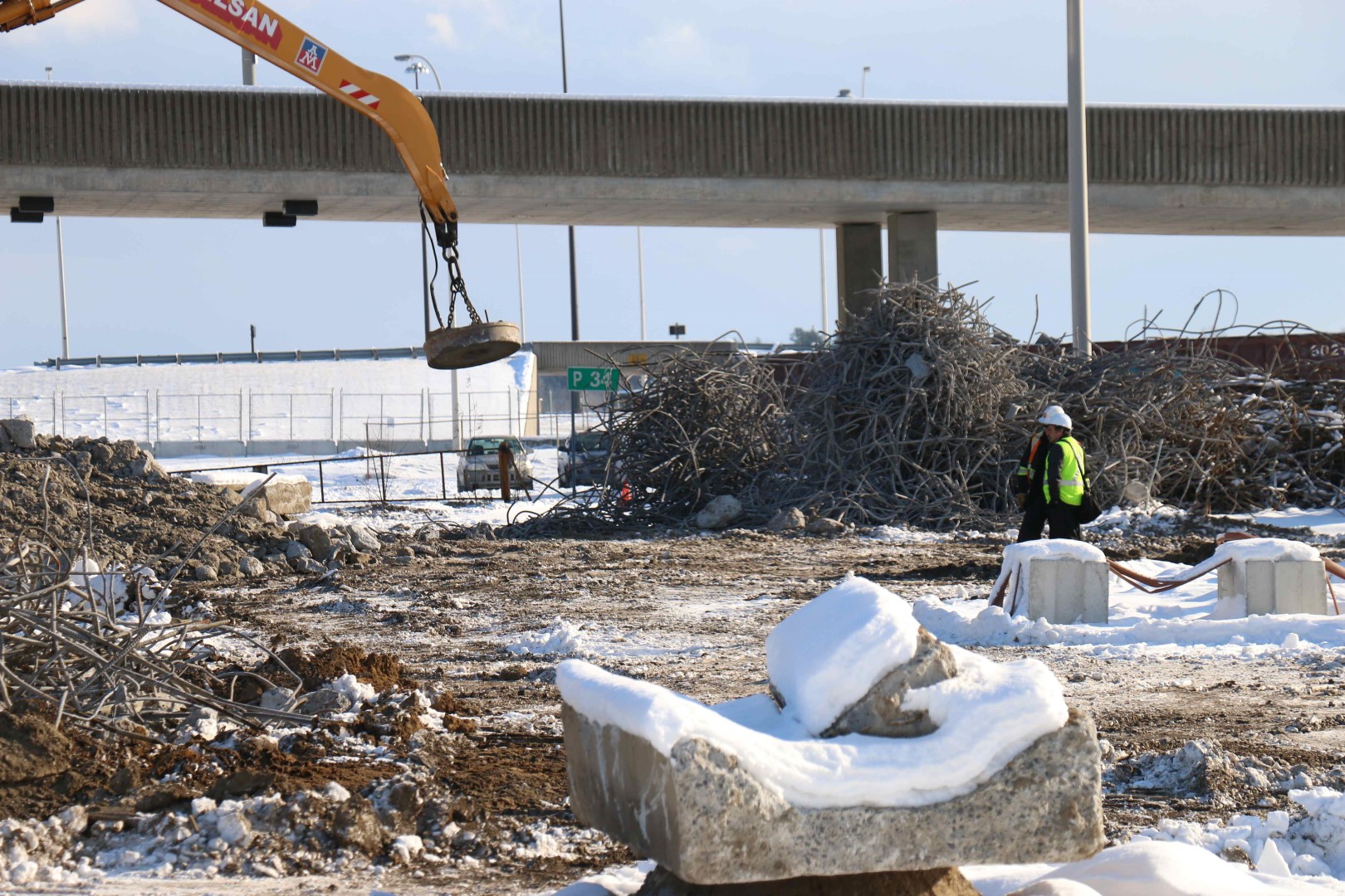 La démolition de l'aérogare de Mirabel est commencée