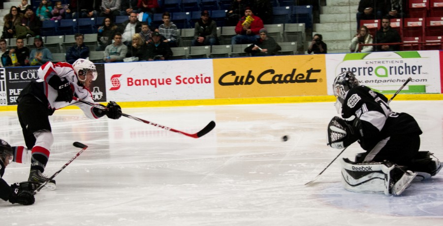 L'Armada trébuche contre les Voltigeurs