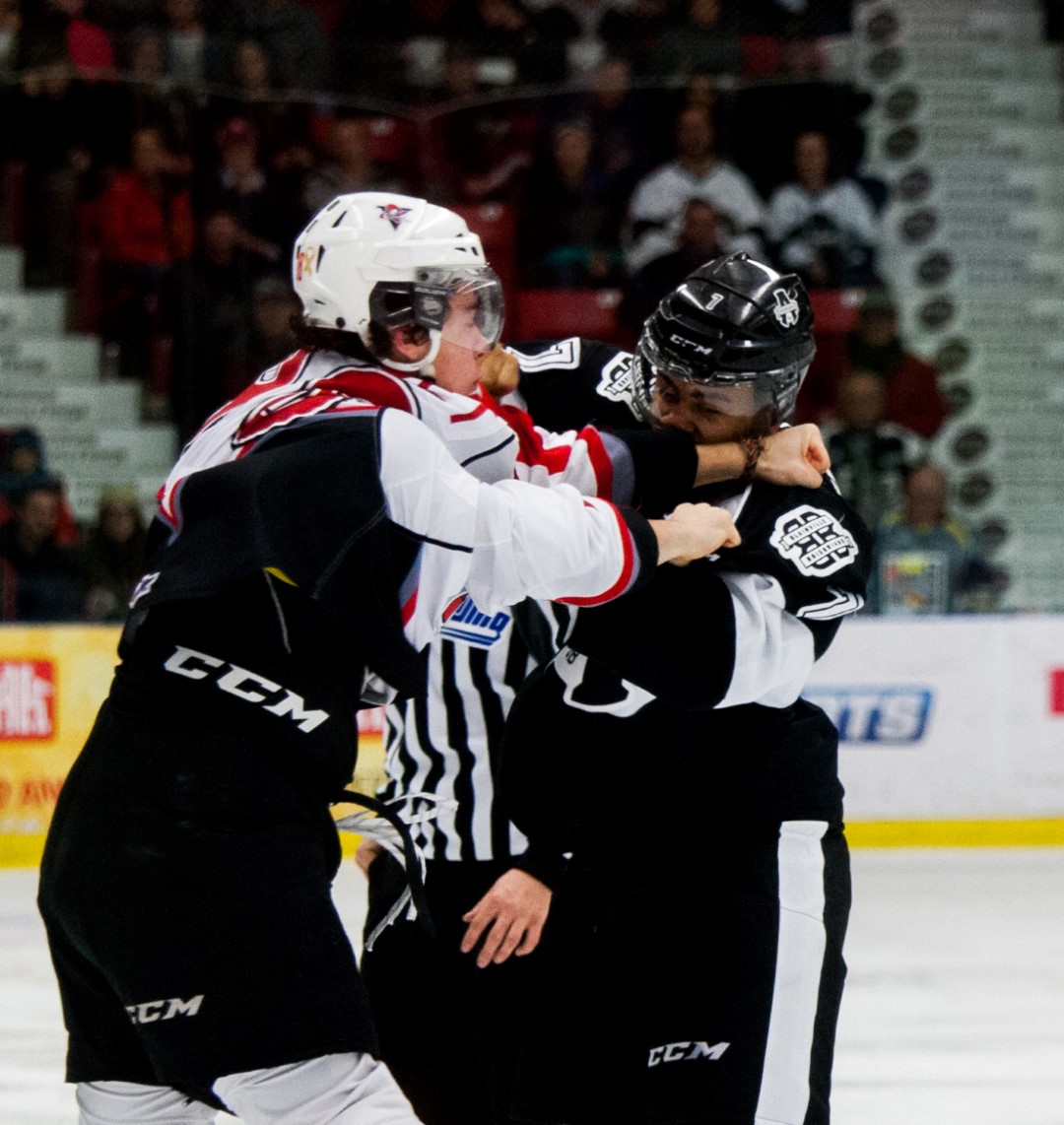 L'Armada trébuche contre les Voltigeurs