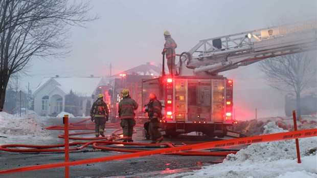 Incendie majeur à Boisbriand: le chien aurait senti venir la tragédie