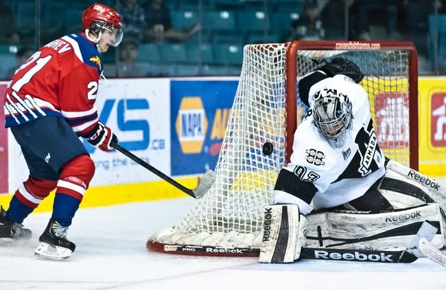 Le duo russe des Wildcats, Barbashev et Tkachev, a encore causé des ennuis à Étienne Marcoux. 