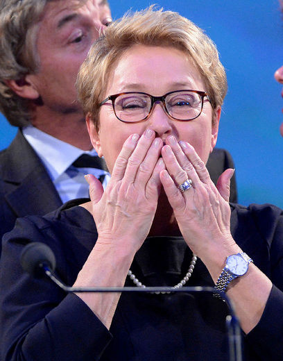 Pauline Marois quitte la vie politique au terme d'une soirée électorale très difficile et éprouvante.