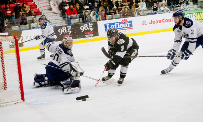 Les joueurs de l'Armada ont dirigé 45 tirs vers le gardien de l'Océanic, Philippe Desrosiers. 