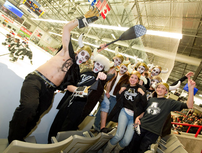 Les Vikings de la "V Nation" débarqueront massivement au Centre d'excellence Sports Rousseau vendredi soir. Ils seront près d'une centaine à encourager l'Armada et déconcentrer l'Océanic.