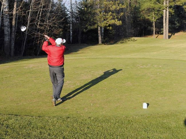 Ce ne sont pas les températures froides du printemps qui vont stopper les mordus de golf.
