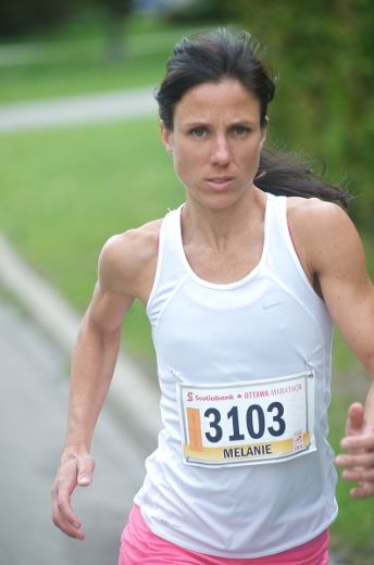 Mélanie Charette a réalisé son meilleur temps au marthon d’Ottawa. 