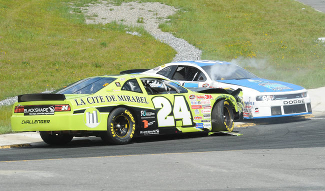 Lors de la dernière course qui avait lieu à l’Autodrome Chaudière, Ray Jr Courtemanche a percuté la voiture d’Anthony Simone au 167e tour.