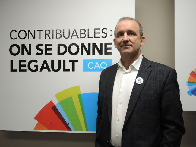 Claude Surprenant somme Robert Poëti d'agir