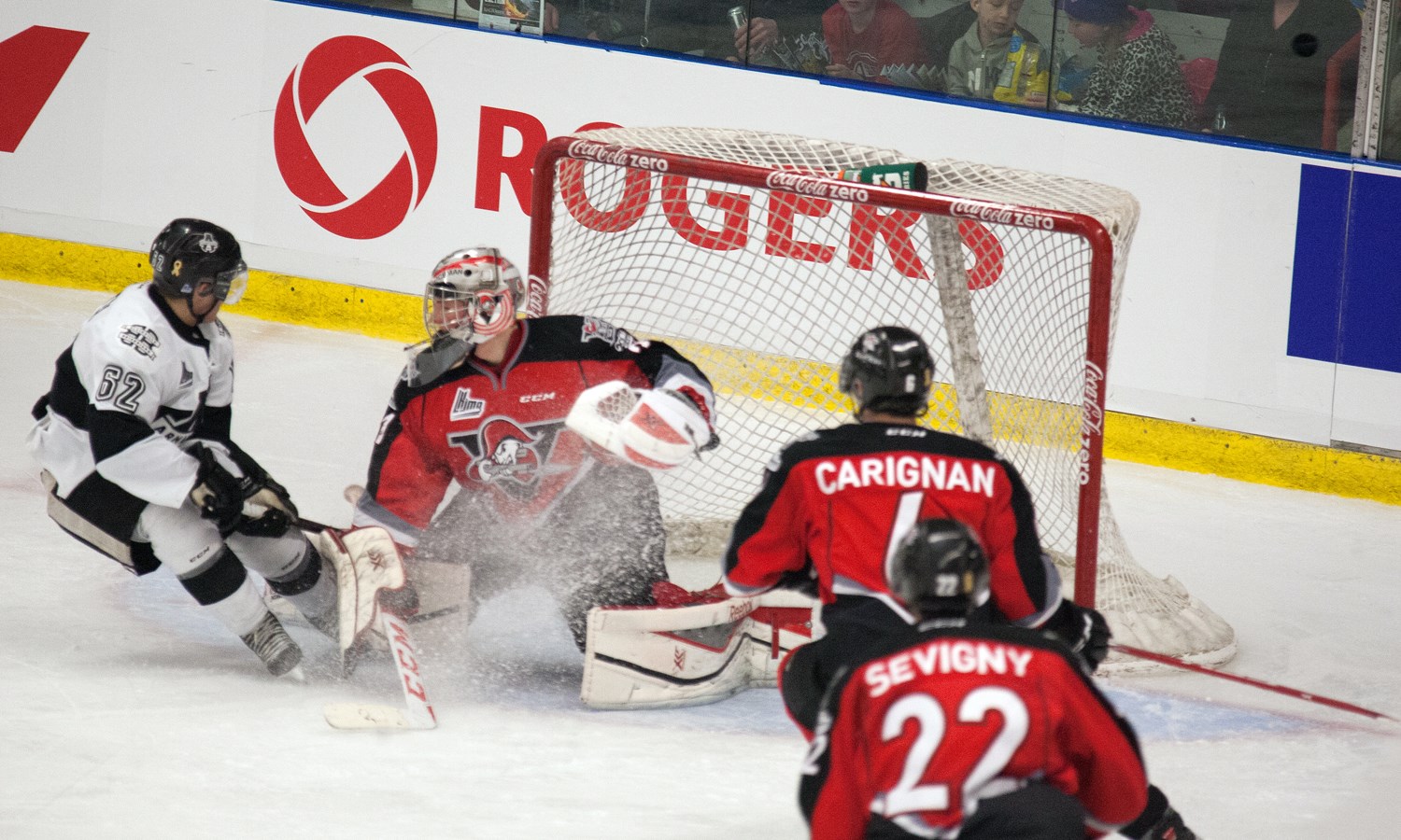 Les Voltigeurs surprennent l'Armada