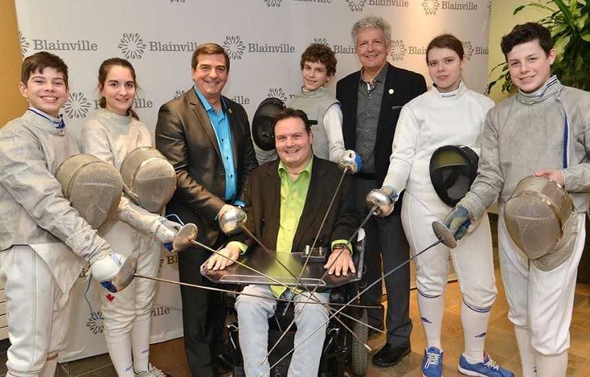Marc-Olivier Chénier, Frédérique Bourget, Richard Perreault (maire de Blainville), Alexandre Poce (vice-président de la Commission des sports et loisirs et conseiller municipal), Dominik Lalonde, Serge Paquette (président de la Commission des sports et loisirs et conseiller municipal), Fanny Giasson et Louis-Charles Legault.