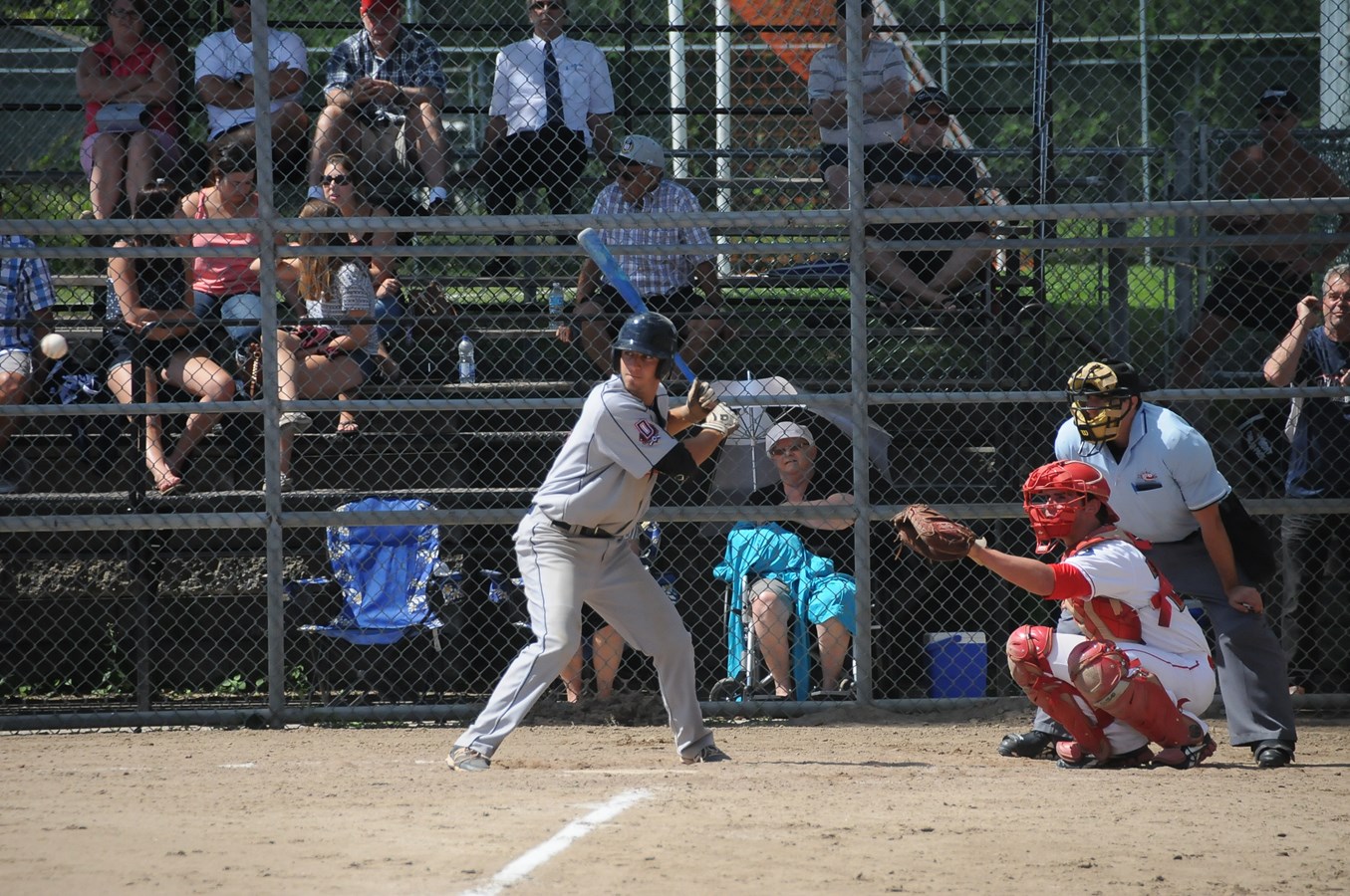 Les Bisons et les Diamants séparent un double