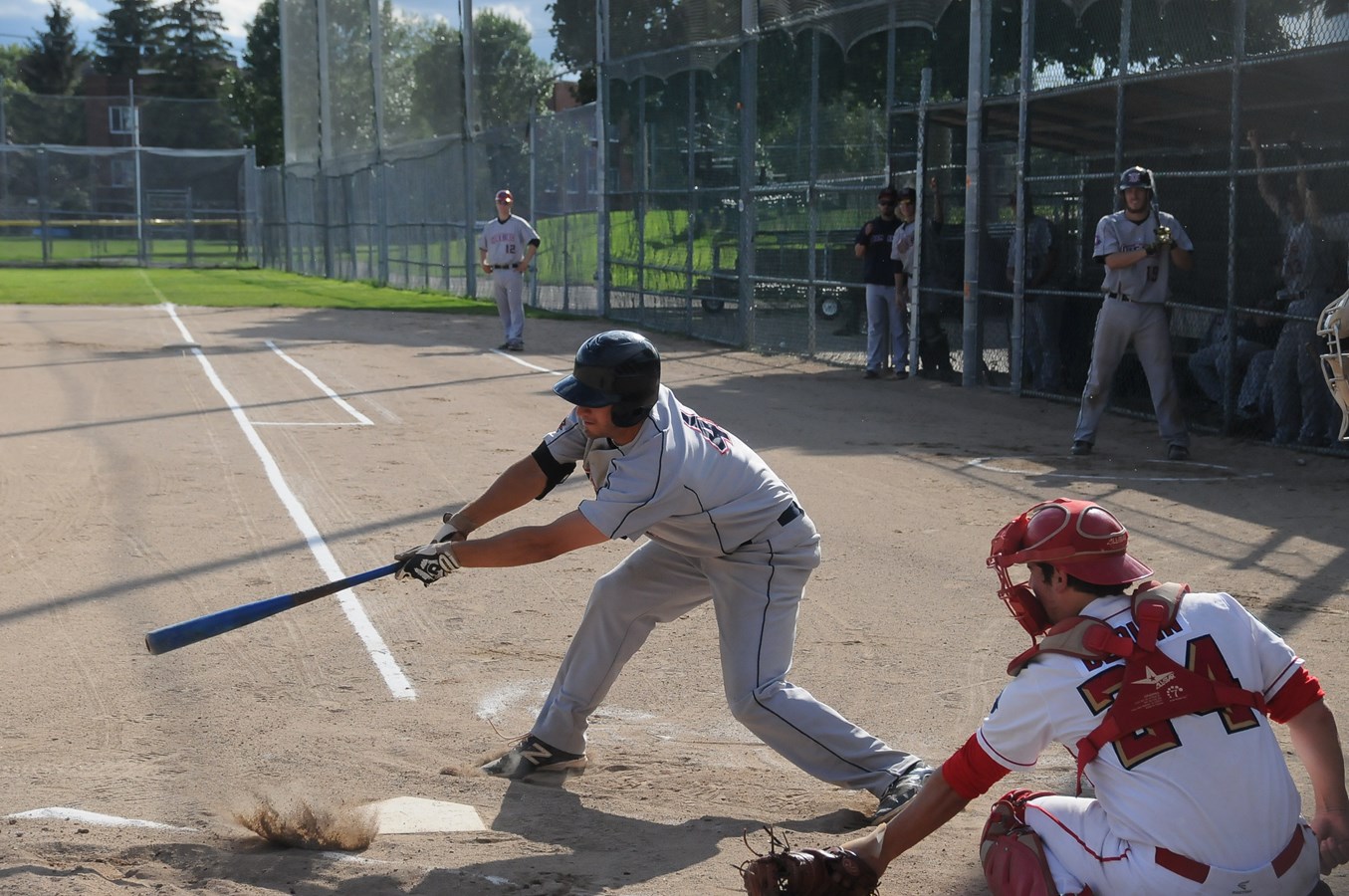 Les Bisons et les Diamants séparent un double
