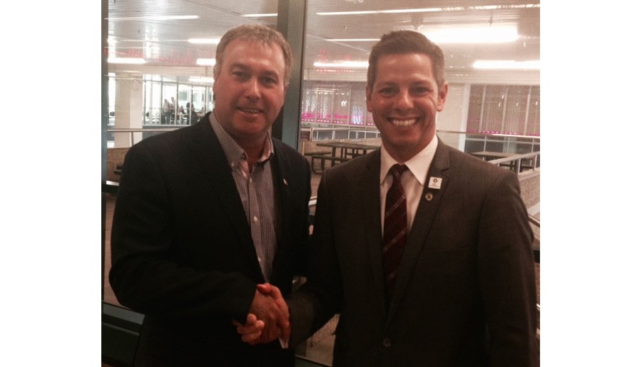 Le maire de Mirabel, M. Jean Bouchard et son homologue de Winnipeg, M. Brian Bowman