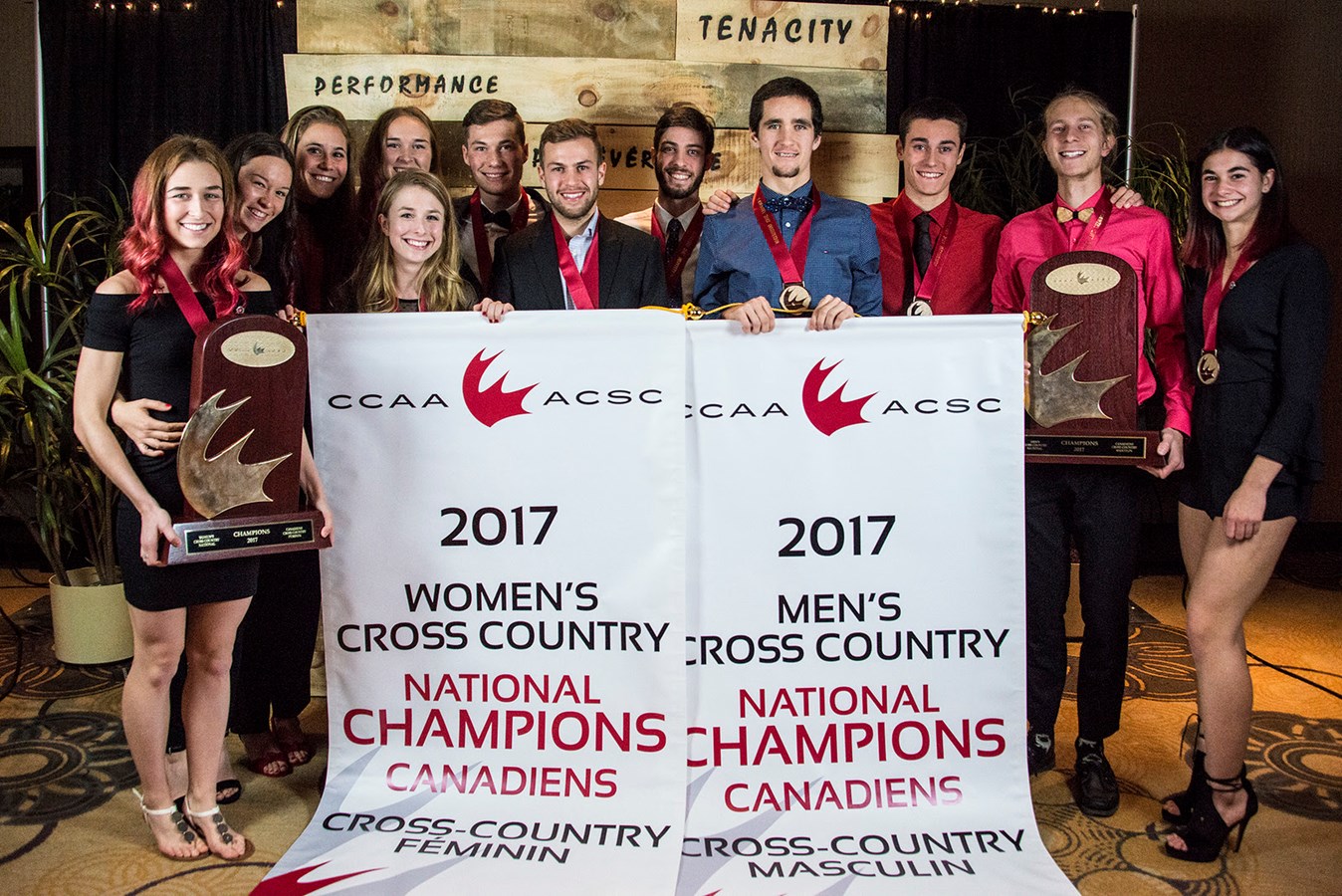 Le Collège Lionel-Groulx et le Cégep de Sherbrooke, grands champions au championnat canadien de cross-country!